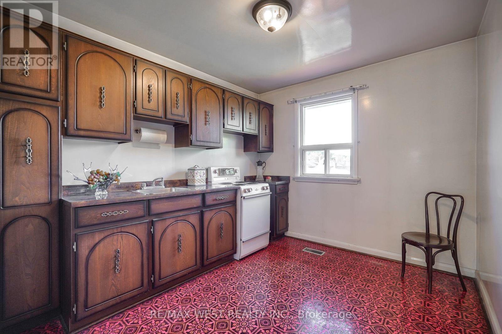 6 Dalrymple Drive, Toronto, Ontario  M6N 4S3 - Photo 24 - W12943944