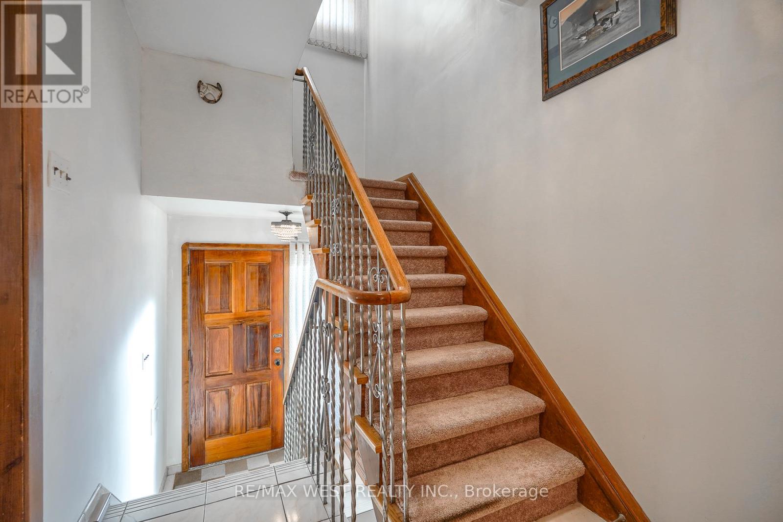 6 Dalrymple Drive, Toronto, Ontario  M6N 4S3 - Photo 5 - W12943944