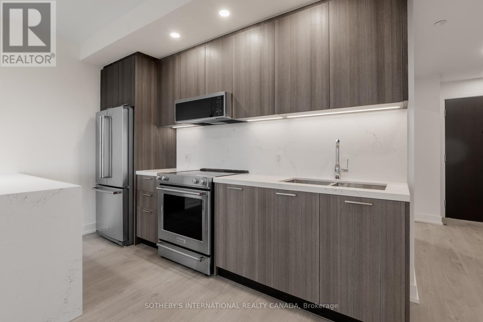 503 - 31 York Garden Way, Toronto, Ontario  M6A 2V1 - Photo 2 - W12943950