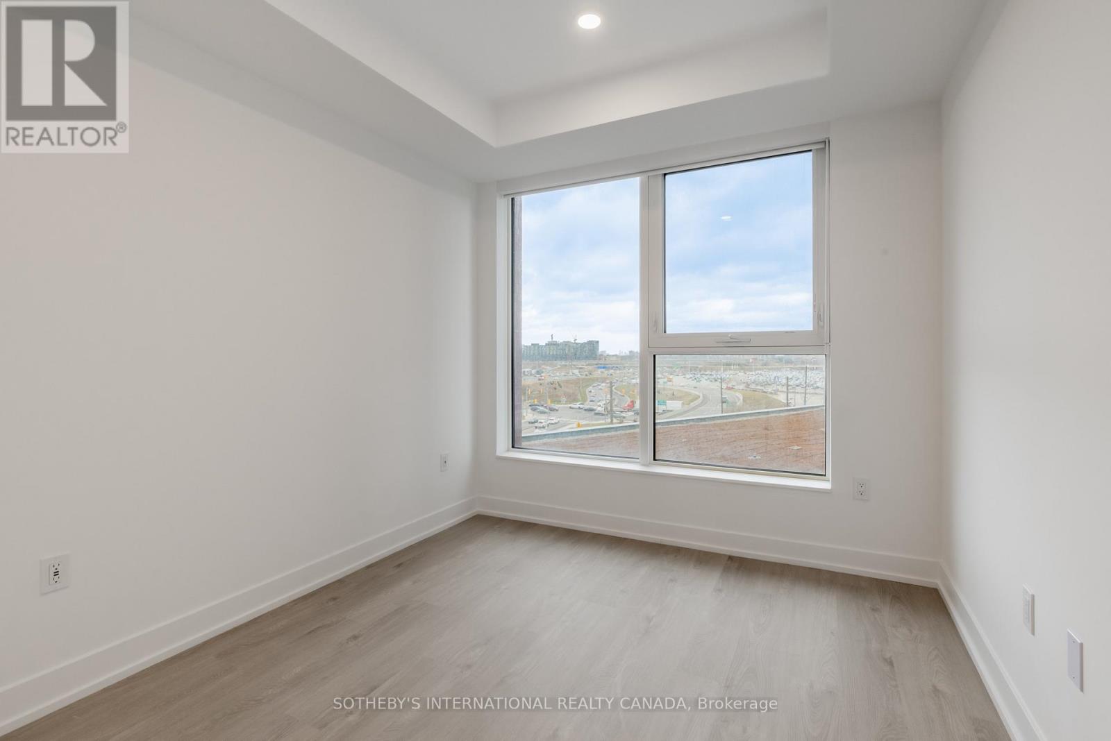 503 - 31 York Garden Way, Toronto, Ontario  M6A 2V1 - Photo 8 - W12943950