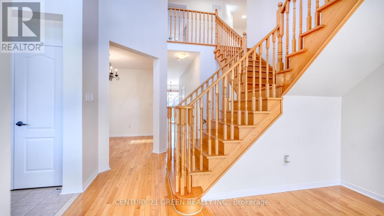 3143 Caulfield Crescent, Mississauga, Ontario  L5M 6J8 - Photo 4 - W12943976