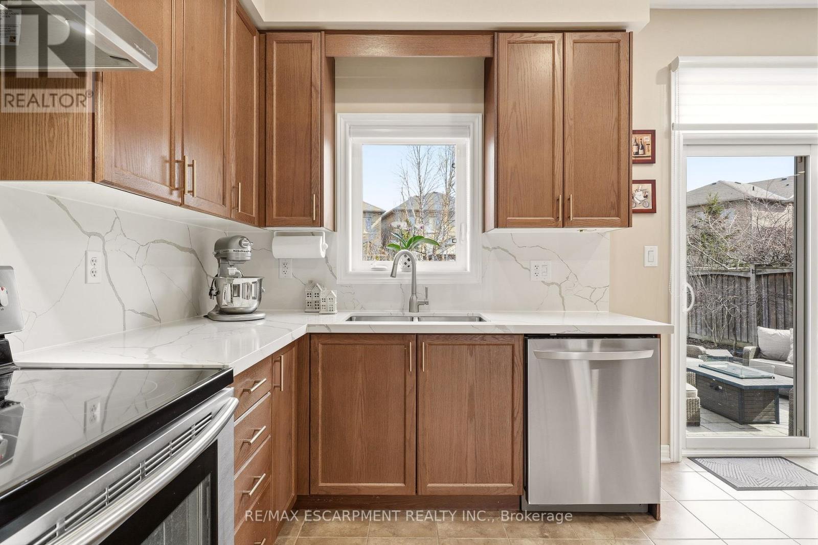 3133 Hiram Terrace, Oakville, Ontario  L6M 0P7 - Photo 7 - W12943982