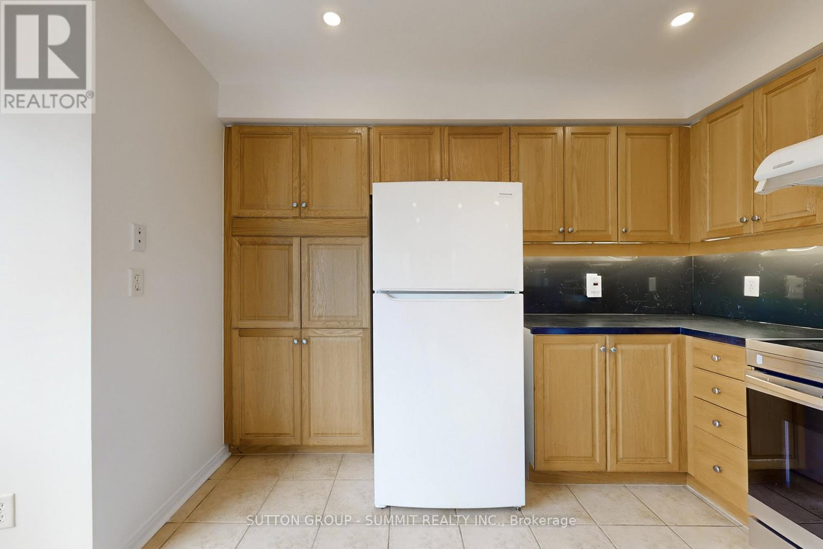 1591 Woodhenge Way, Mississauga, Ontario  L5N 7T1 - Photo 14 - W12944042