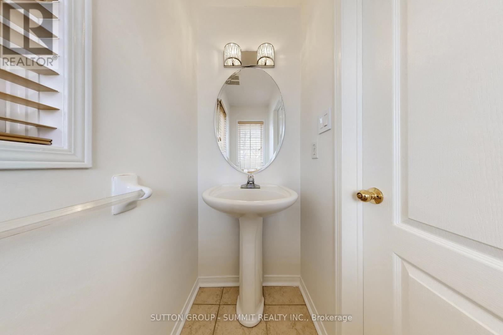 1591 Woodhenge Way, Mississauga, Ontario  L5N 7T1 - Photo 19 - W12944042