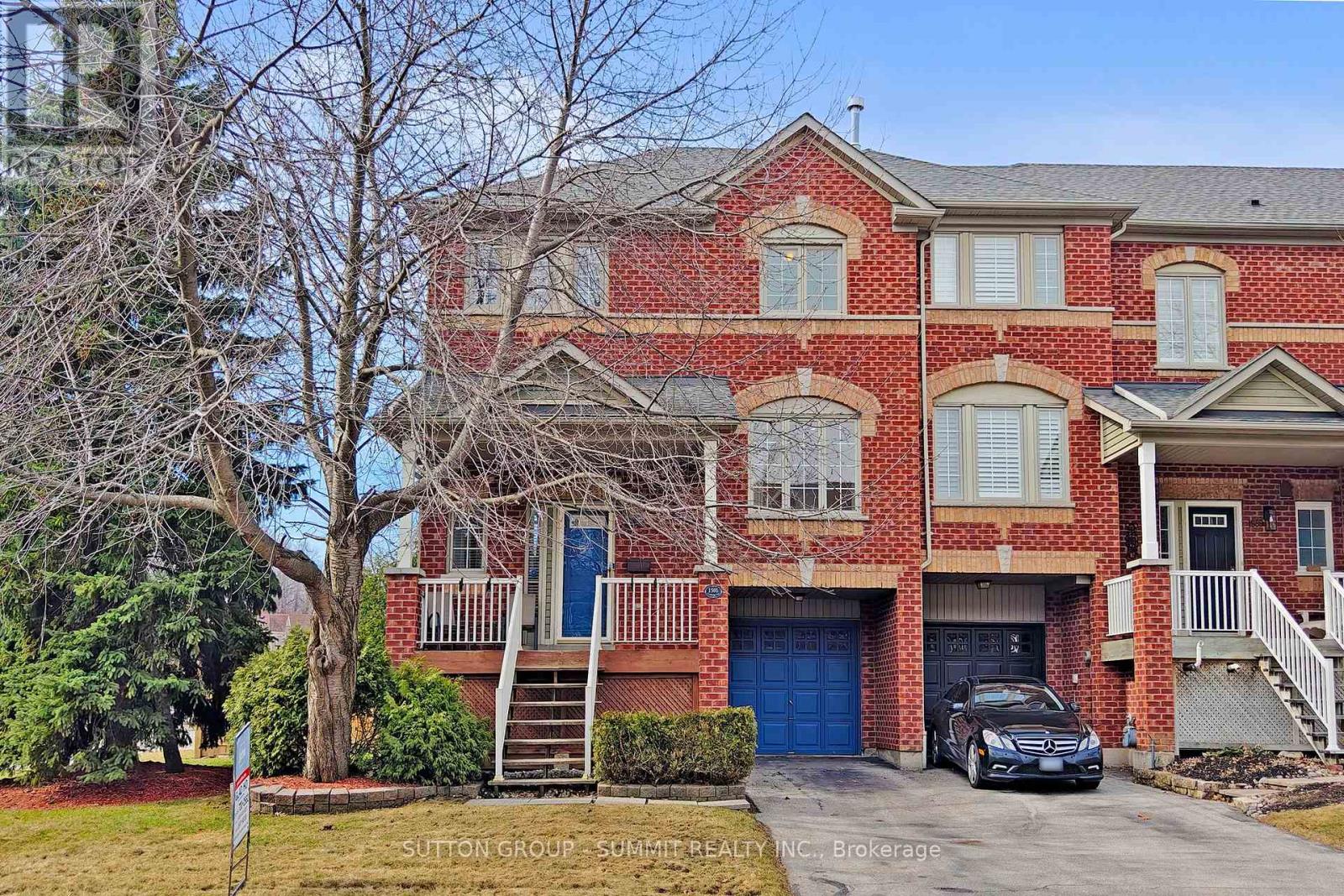 1591 Woodhenge Way, Mississauga, Ontario  L5N 7T1 - Photo 2 - W12944042