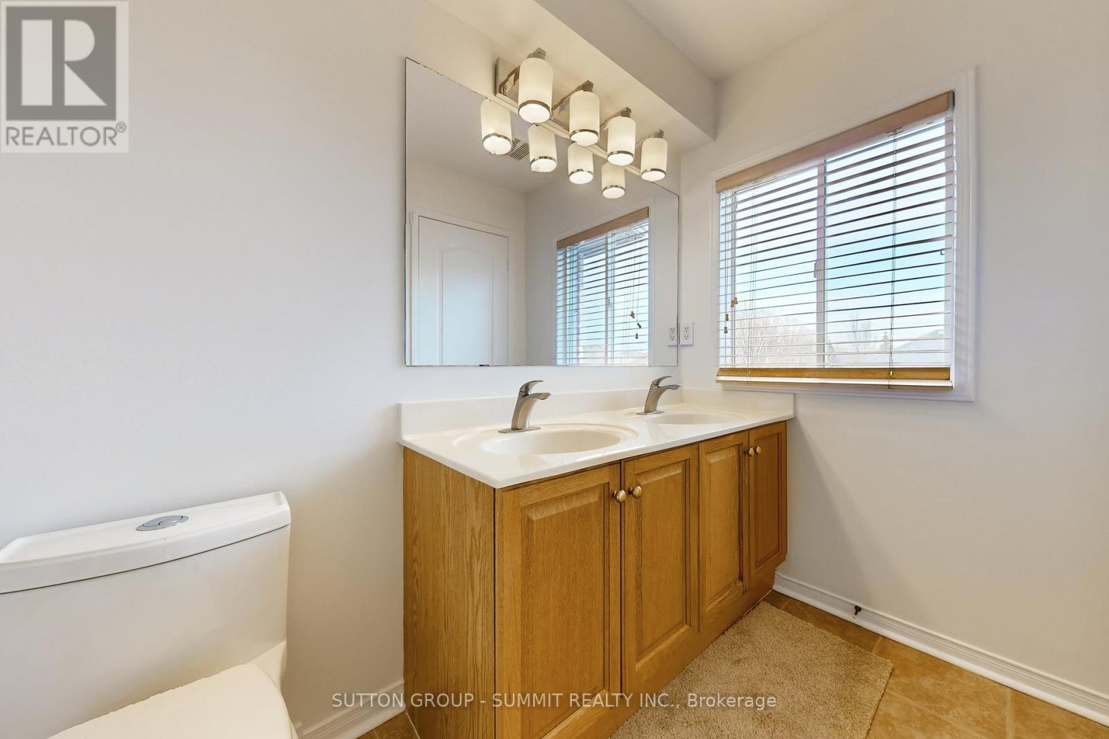 1591 Woodhenge Way, Mississauga, Ontario  L5N 7T1 - Photo 26 - W12944042