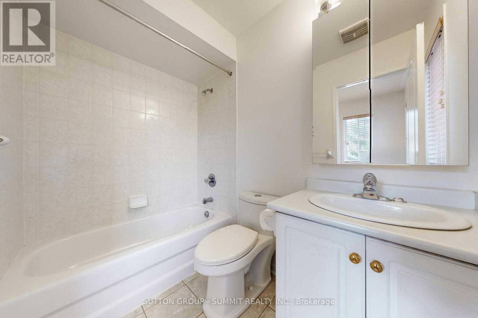 1591 Woodhenge Way, Mississauga, Ontario  L5N 7T1 - Photo 33 - W12944042