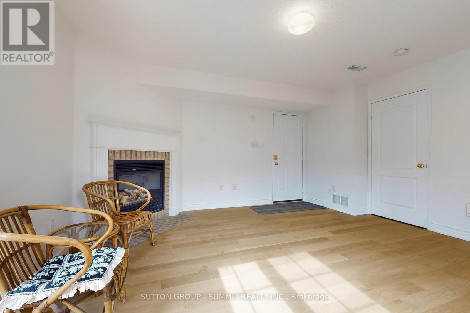 1591 Woodhenge Way, Mississauga, Ontario  L5N 7T1 - Photo 38 - W12944042