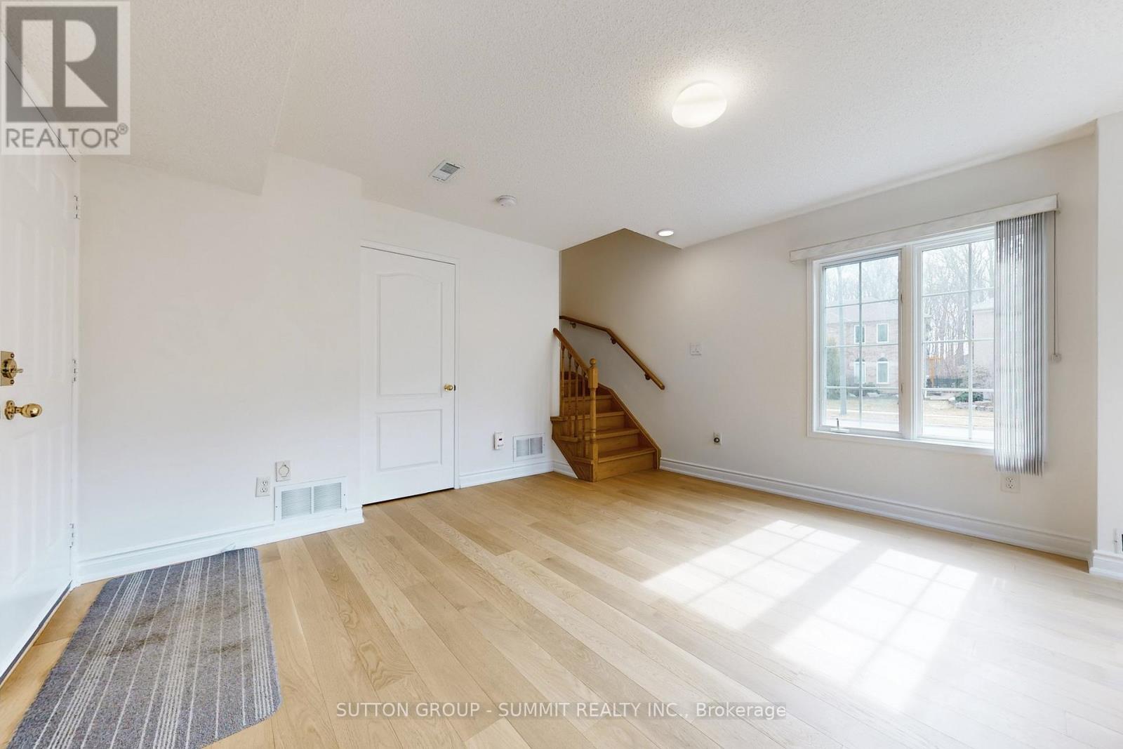 1591 Woodhenge Way, Mississauga, Ontario  L5N 7T1 - Photo 39 - W12944042