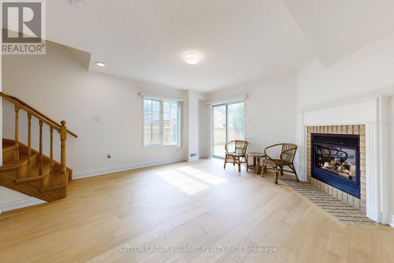 1591 Woodhenge Way, Mississauga, Ontario  L5N 7T1 - Photo 6 - W12944042