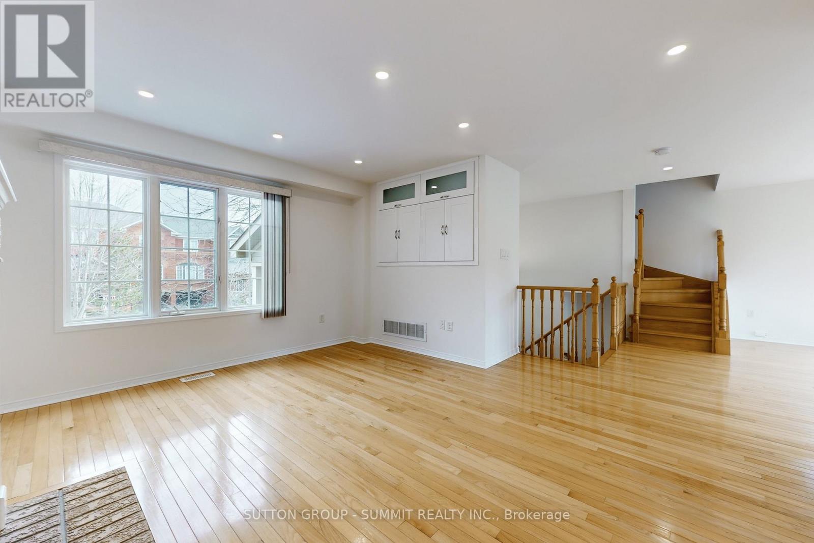 1591 Woodhenge Way, Mississauga, Ontario  L5N 7T1 - Photo 7 - W12944042