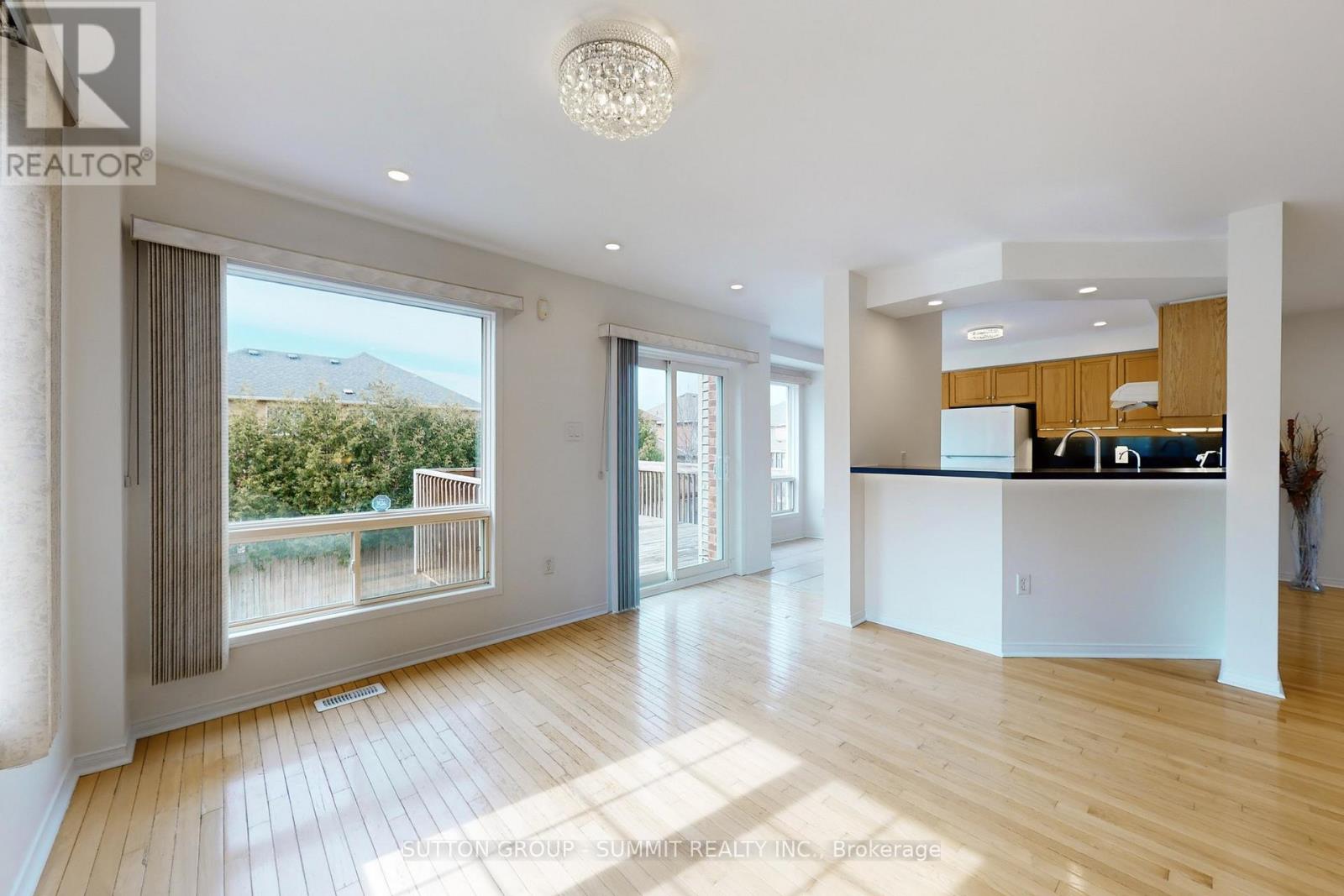 1591 Woodhenge Way, Mississauga, Ontario  L5N 7T1 - Photo 9 - W12944042