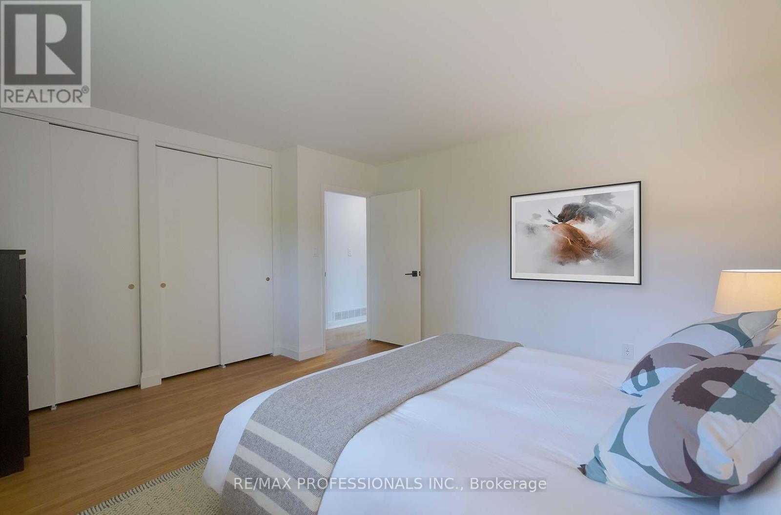 17 Beaver Bend Crescent, Toronto, Ontario  M9B 5P7 - Photo 17 - W12944140