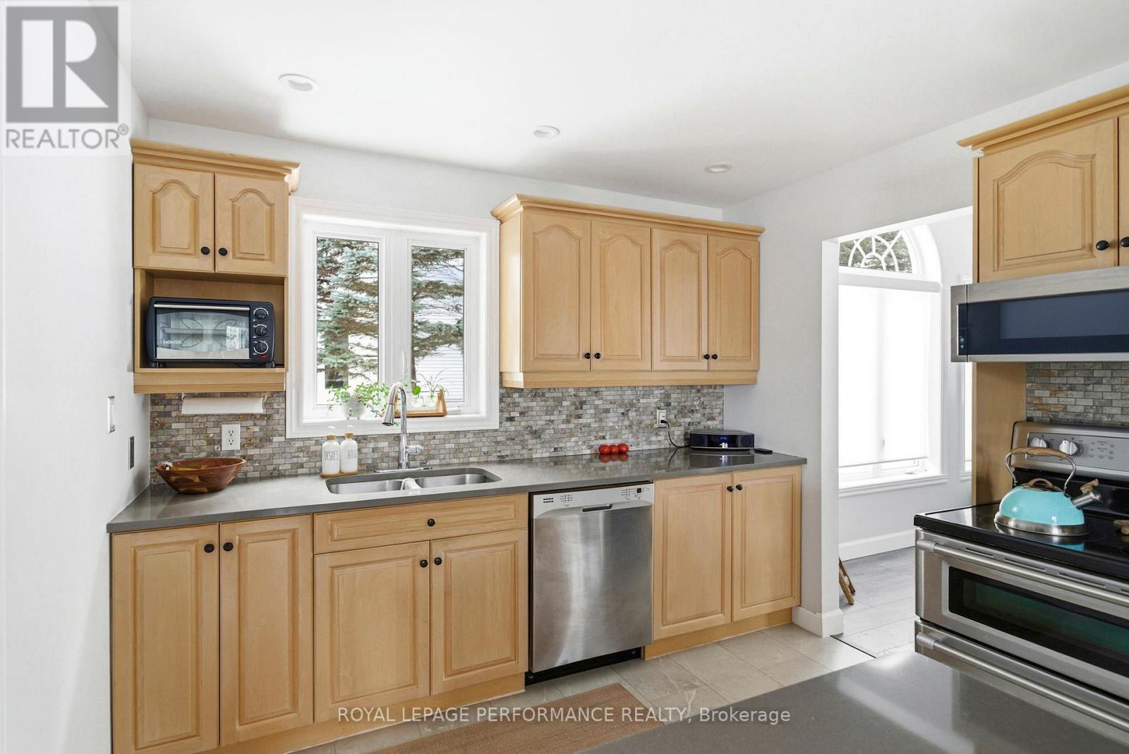 2 Barry Street, South Stormont, Ontario  K0C 1P0 - Photo 23 - X12810010