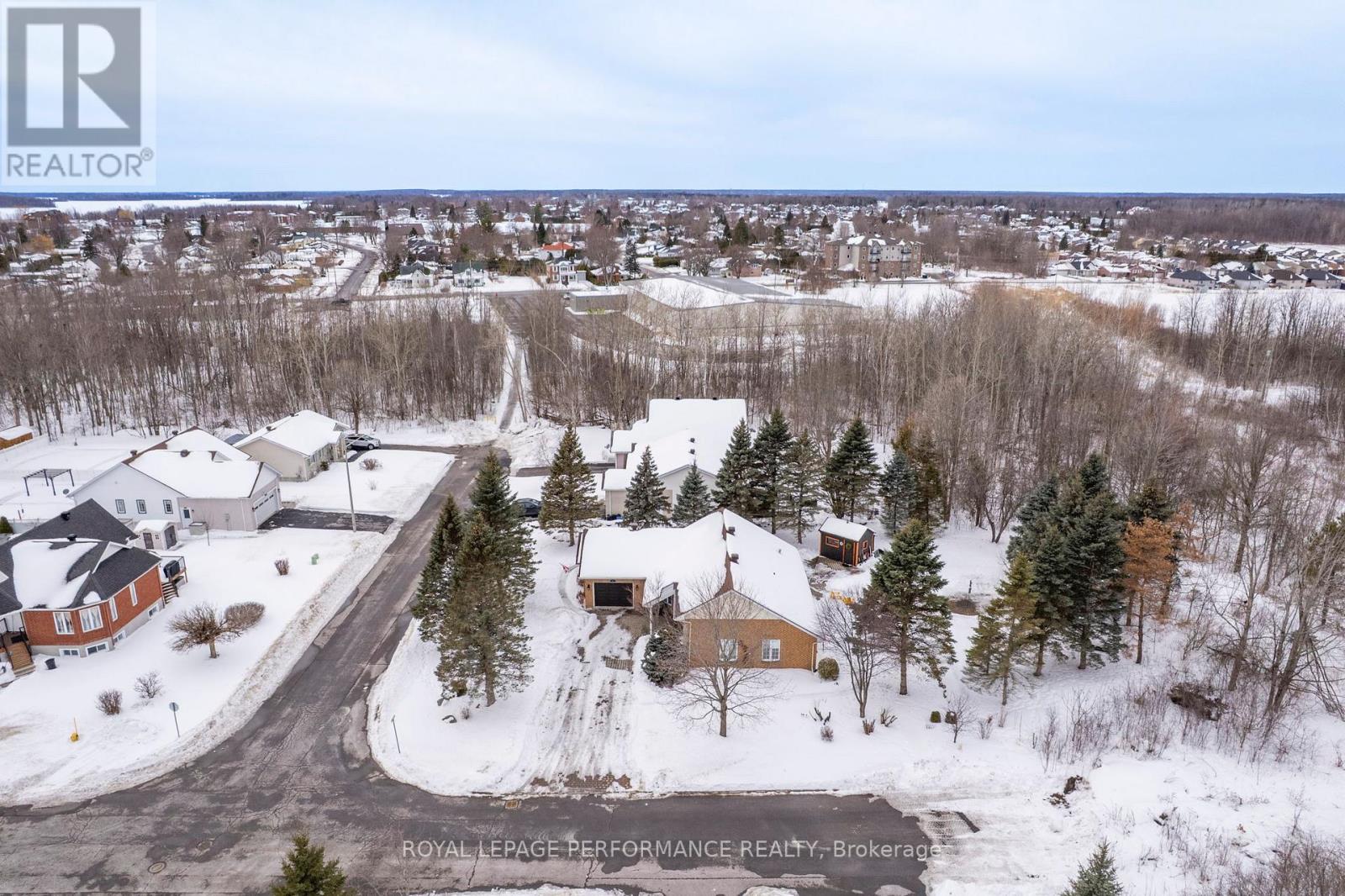 2 Barry Street, South Stormont, Ontario  K0C 1P0 - Photo 46 - X12810010