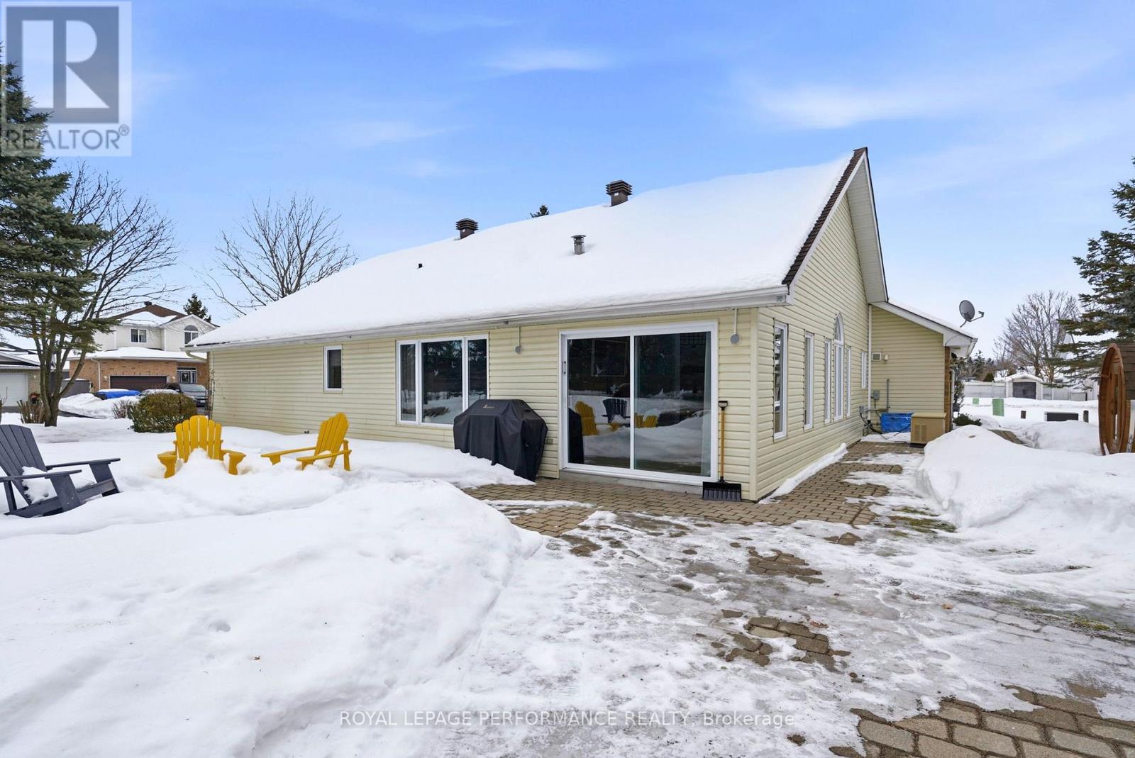 2 Barry Street, South Stormont, Ontario  K0C 1P0 - Photo 42 - X12810010