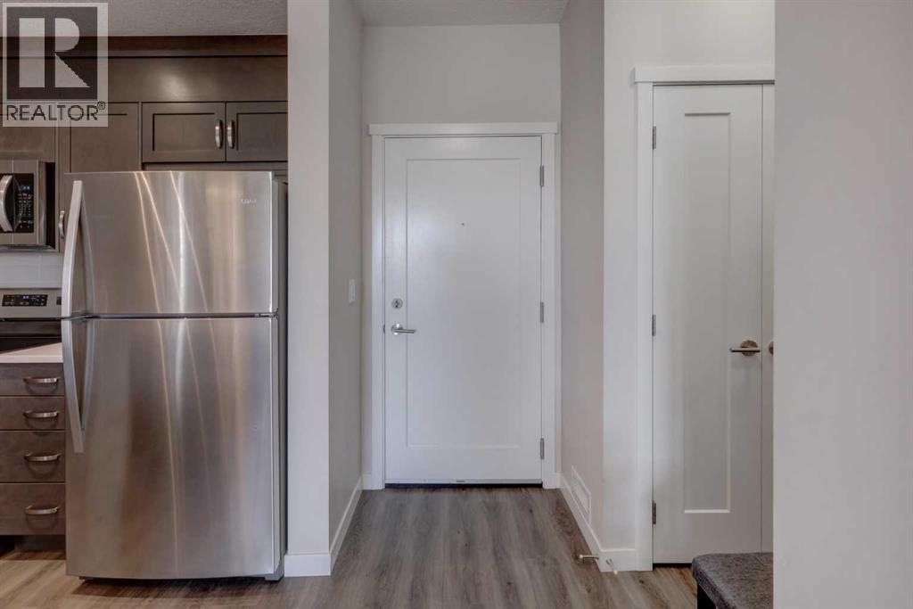 410, 30 Shawnee Common SW, Calgary, Alberta  T2R 0R1 - Photo 8 - A2294651