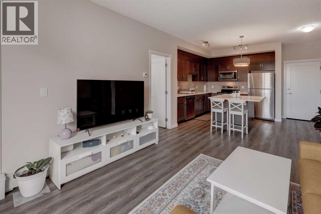 410, 30 Shawnee Common SW, Calgary, Alberta  T2R 0R1 - Photo 14 - A2294651