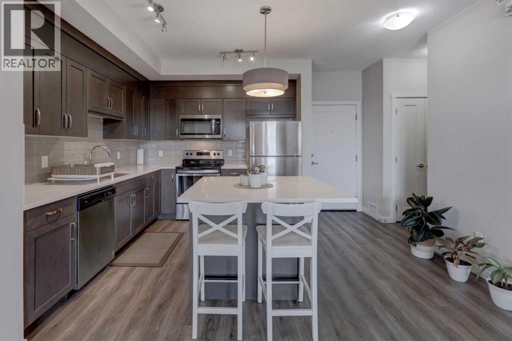 410, 30 Shawnee Common SW, Calgary, Alberta  T2R 0R1 - Photo 3 - A2294651