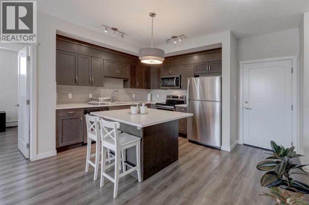 410, 30 Shawnee Common SW, Calgary, Alberta  T2R 0R1 - Photo 2 - A2294651