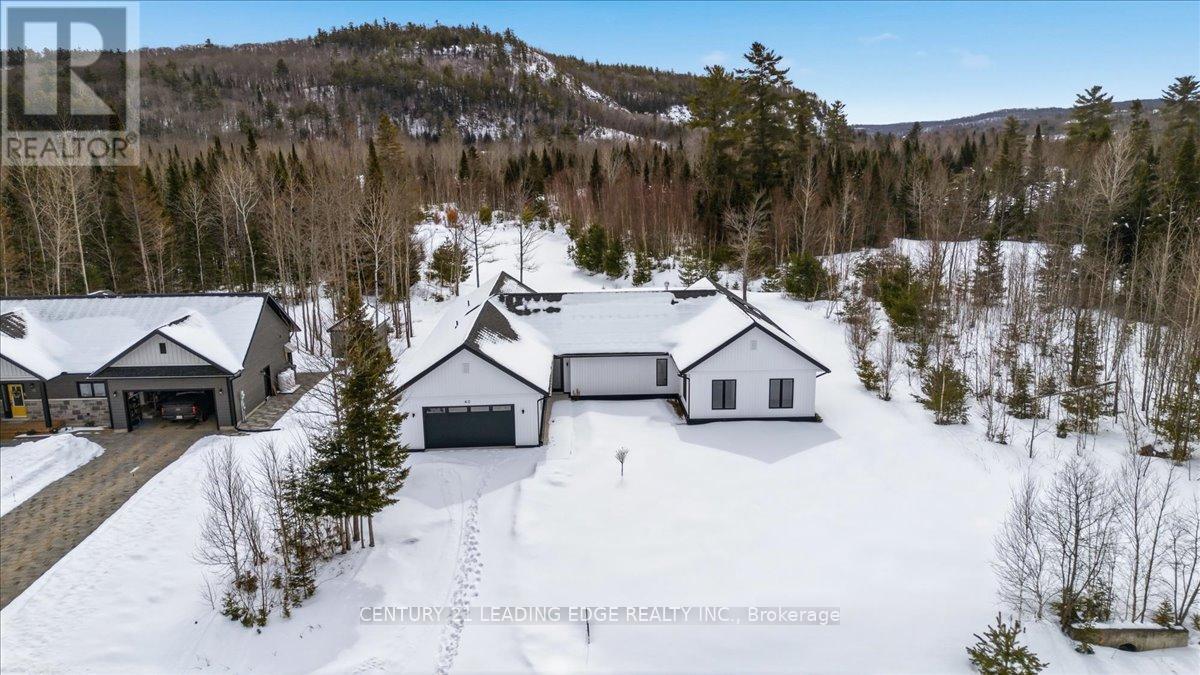 40 Bancroft Ridge Drive, Bancroft, Ontario  K0L 1C0 - Photo 2 - X12928528