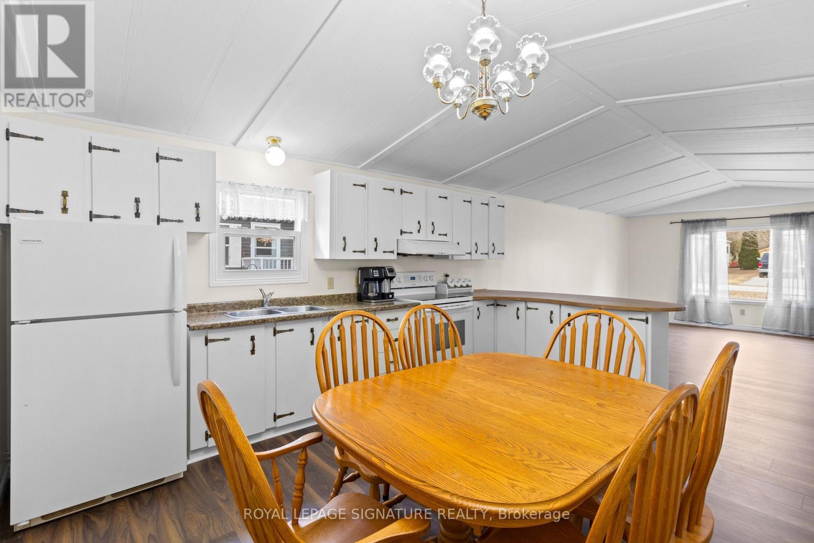 16 - 302694 Douglas Street, West Grey, Ontario  N0G 1R0 - Photo 6 - X12943916