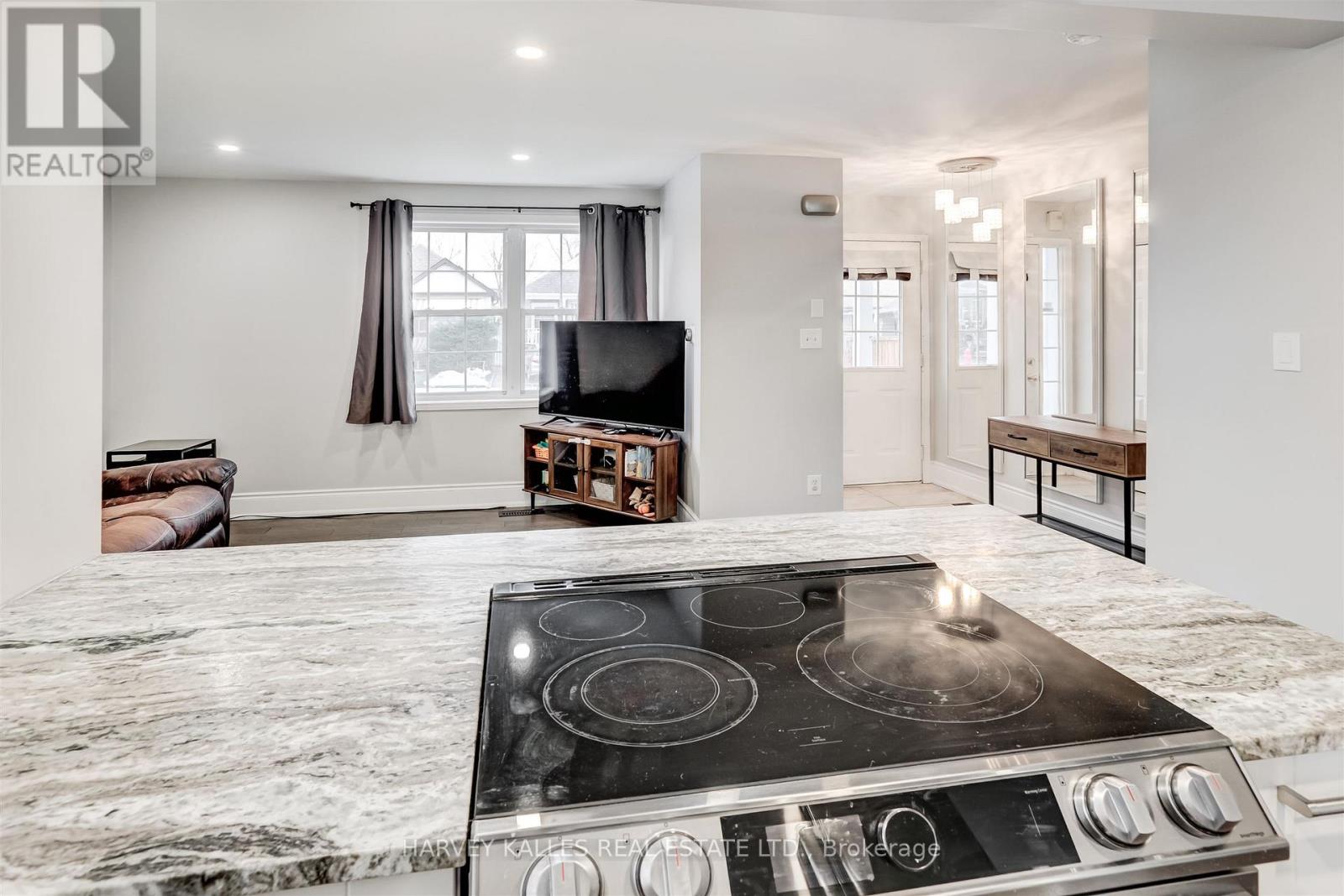 112 Wexford Avenue N, Hamilton, Ontario  L8H 4M4 - Photo 13 - X12943956