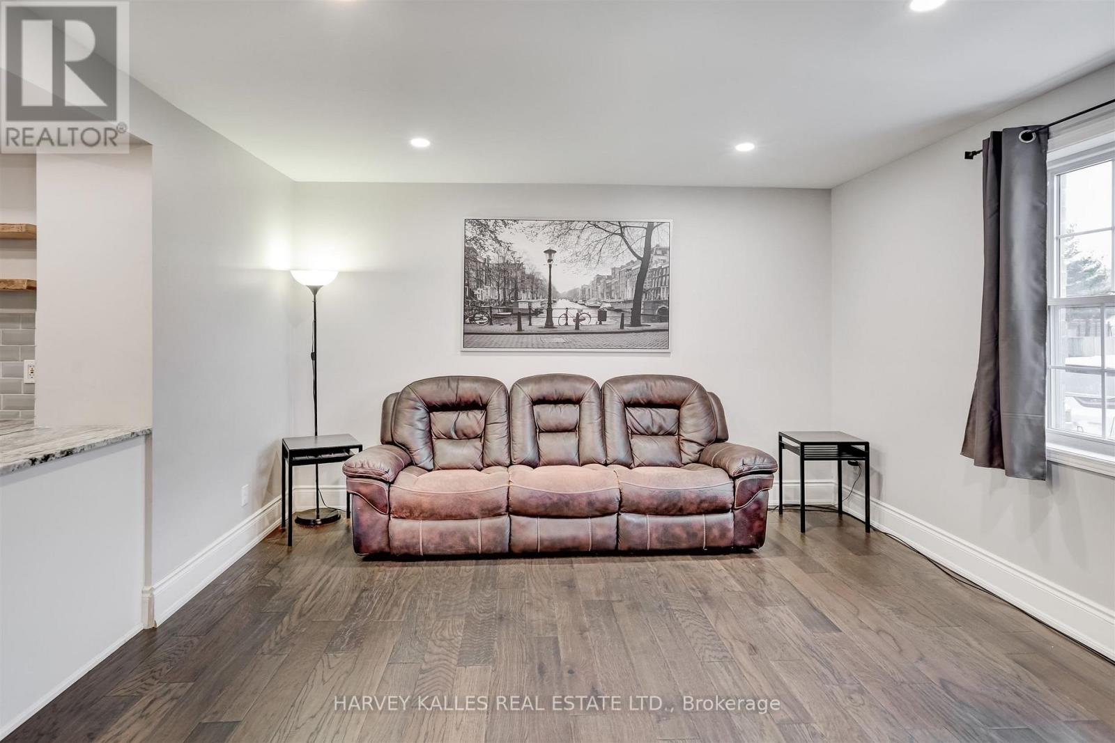 112 Wexford Avenue N, Hamilton, Ontario  L8H 4M4 - Photo 5 - X12943956