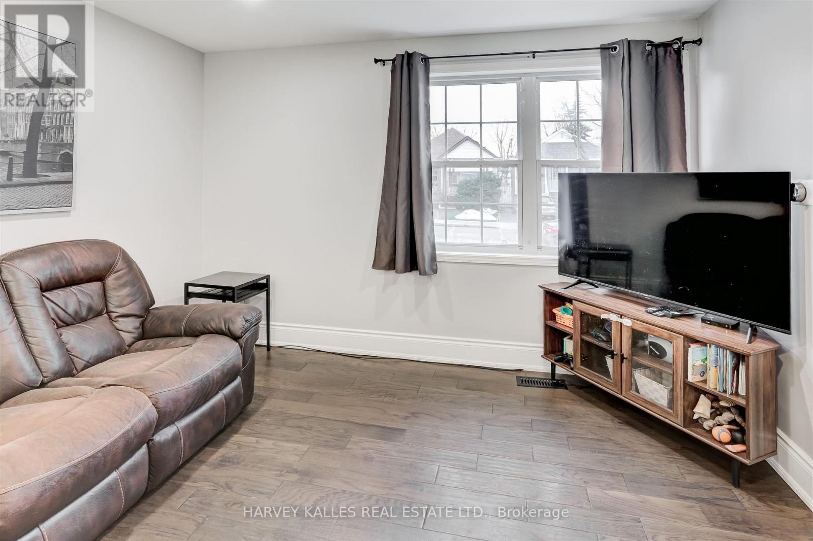 112 Wexford Avenue N, Hamilton, Ontario  L8H 4M4 - Photo 7 - X12943956