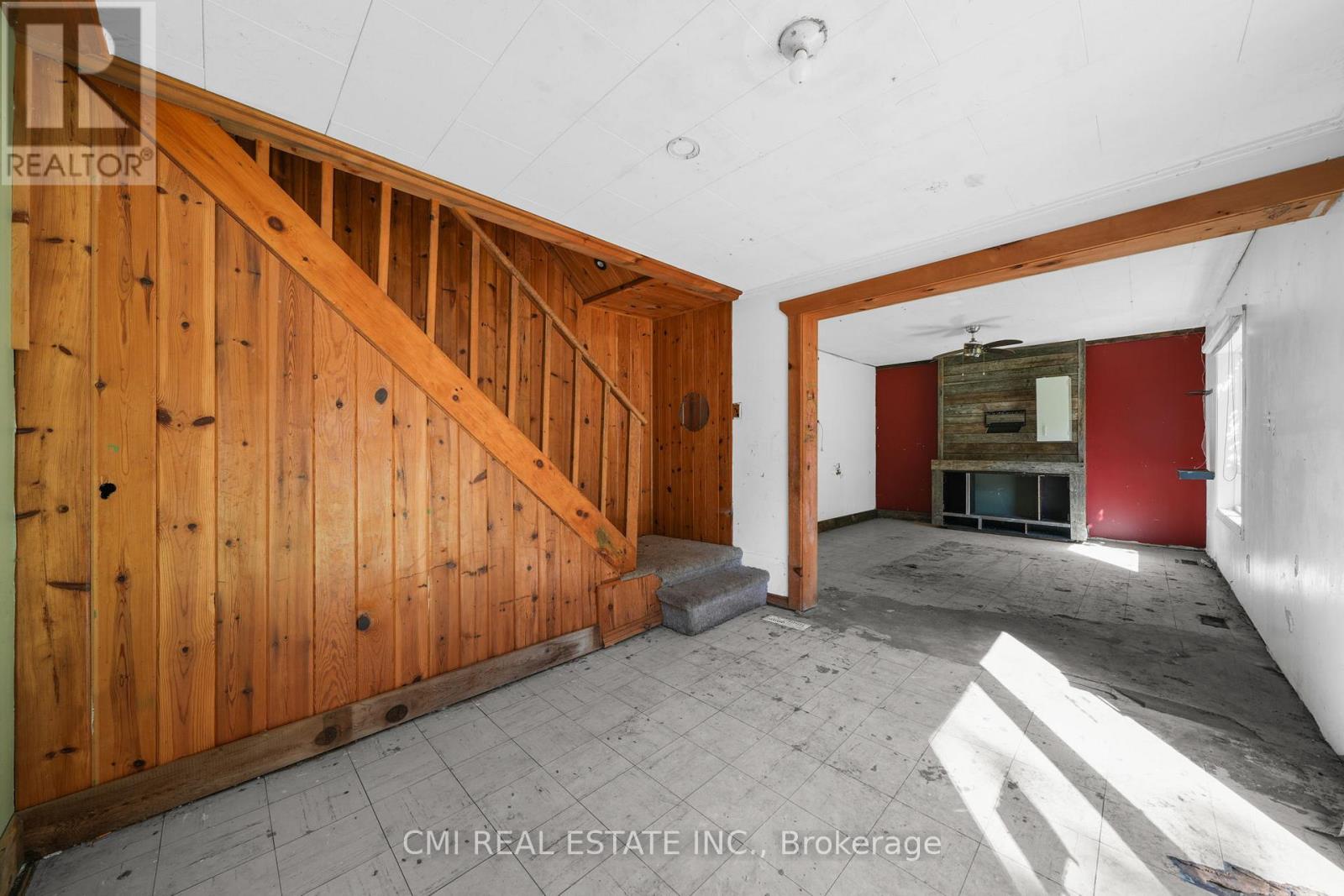 1093 South Lake Road, Minden Hills, Ontario  K0M 2K0 - Photo 10 - X12944048