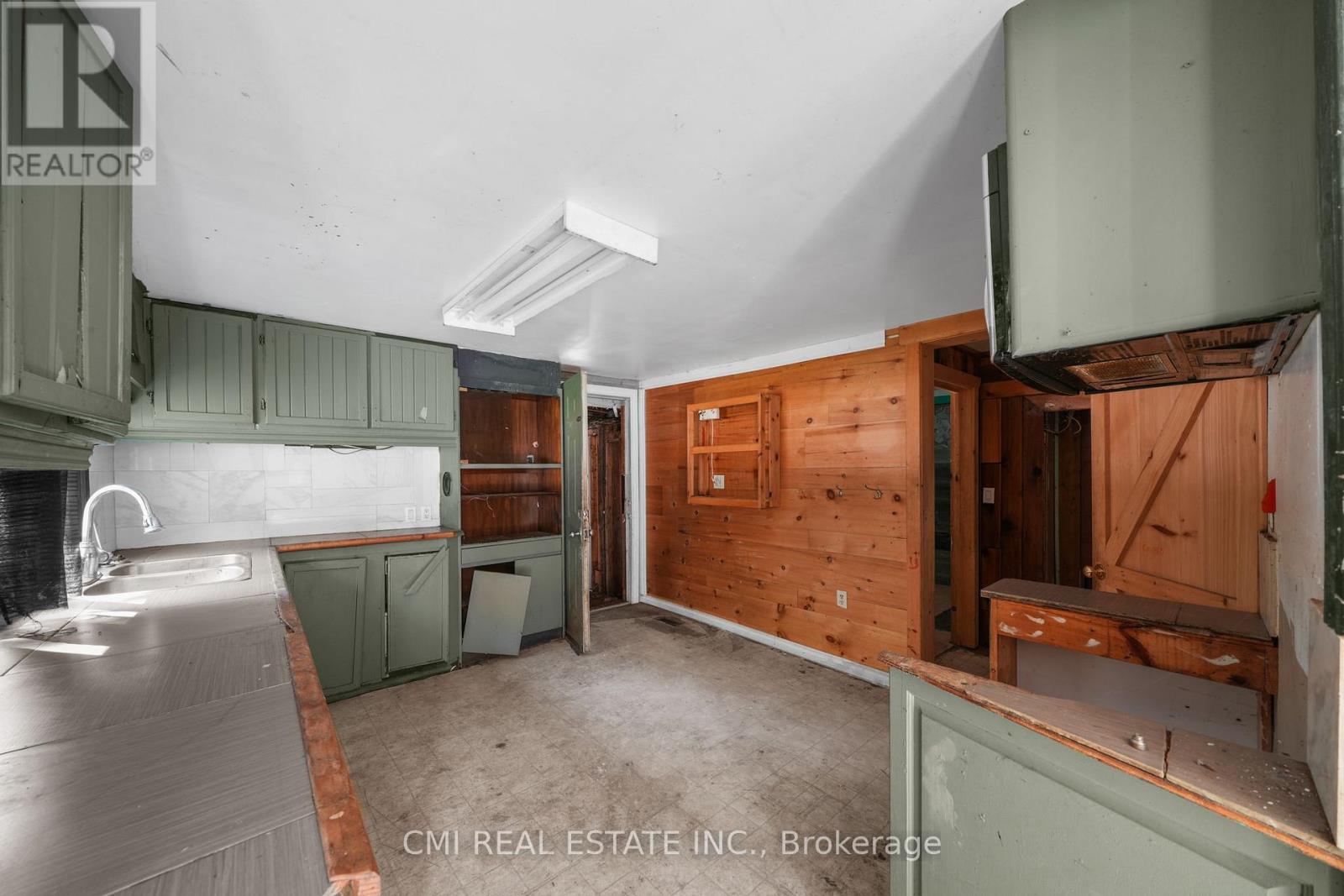 1093 South Lake Road, Minden Hills, Ontario  K0M 2K0 - Photo 13 - X12944048