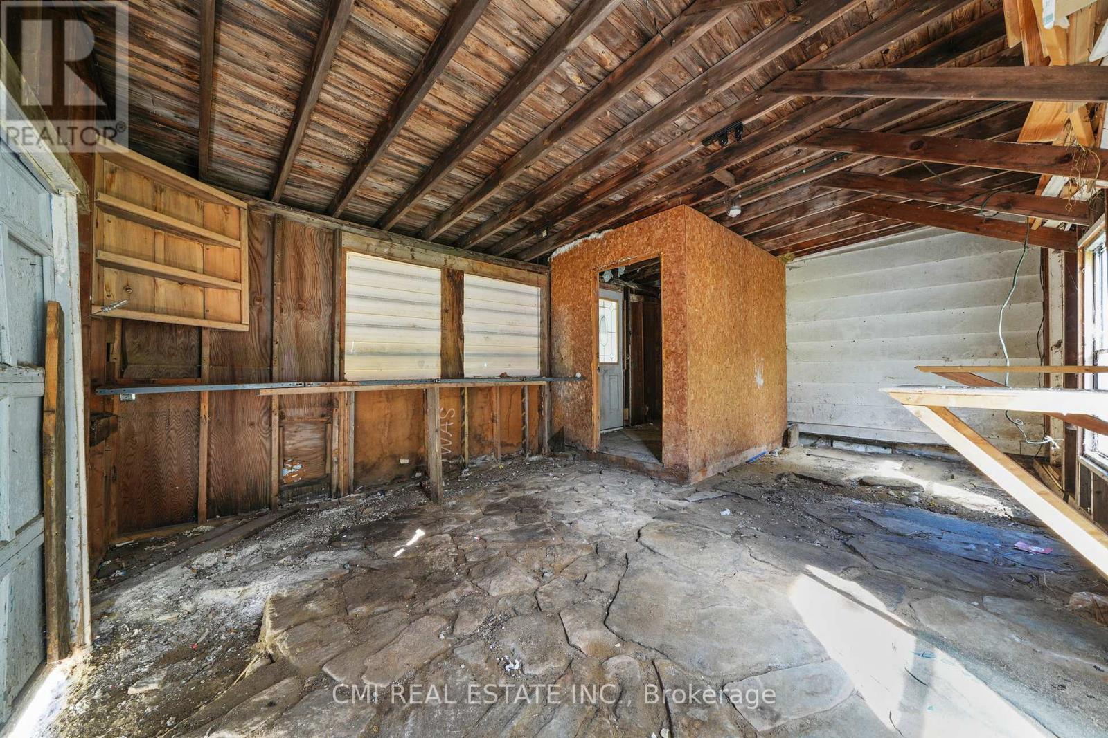 1093 South Lake Road, Minden Hills, Ontario  K0M 2K0 - Photo 16 - X12944048