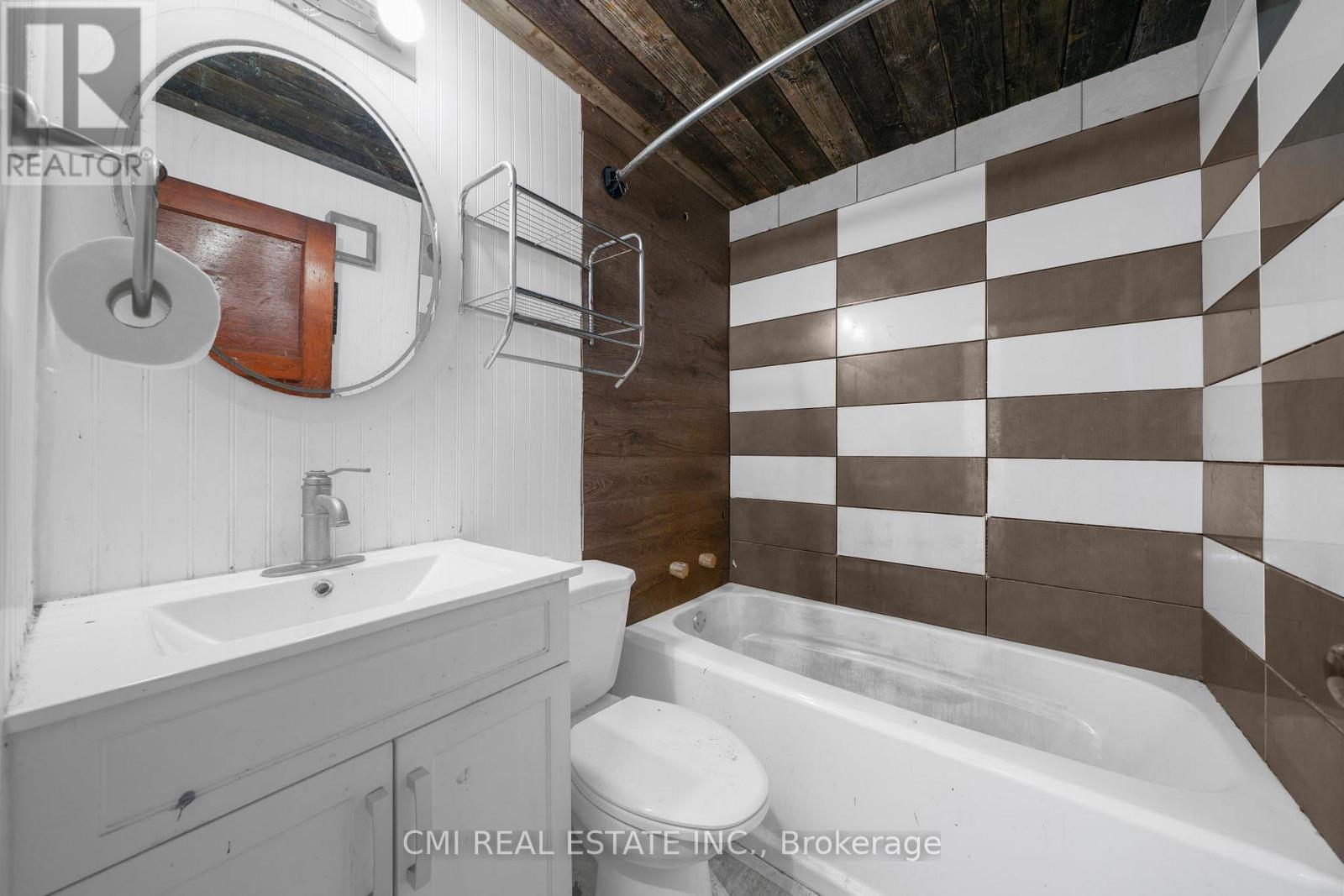 1093 South Lake Road, Minden Hills, Ontario  K0M 2K0 - Photo 24 - X12944048