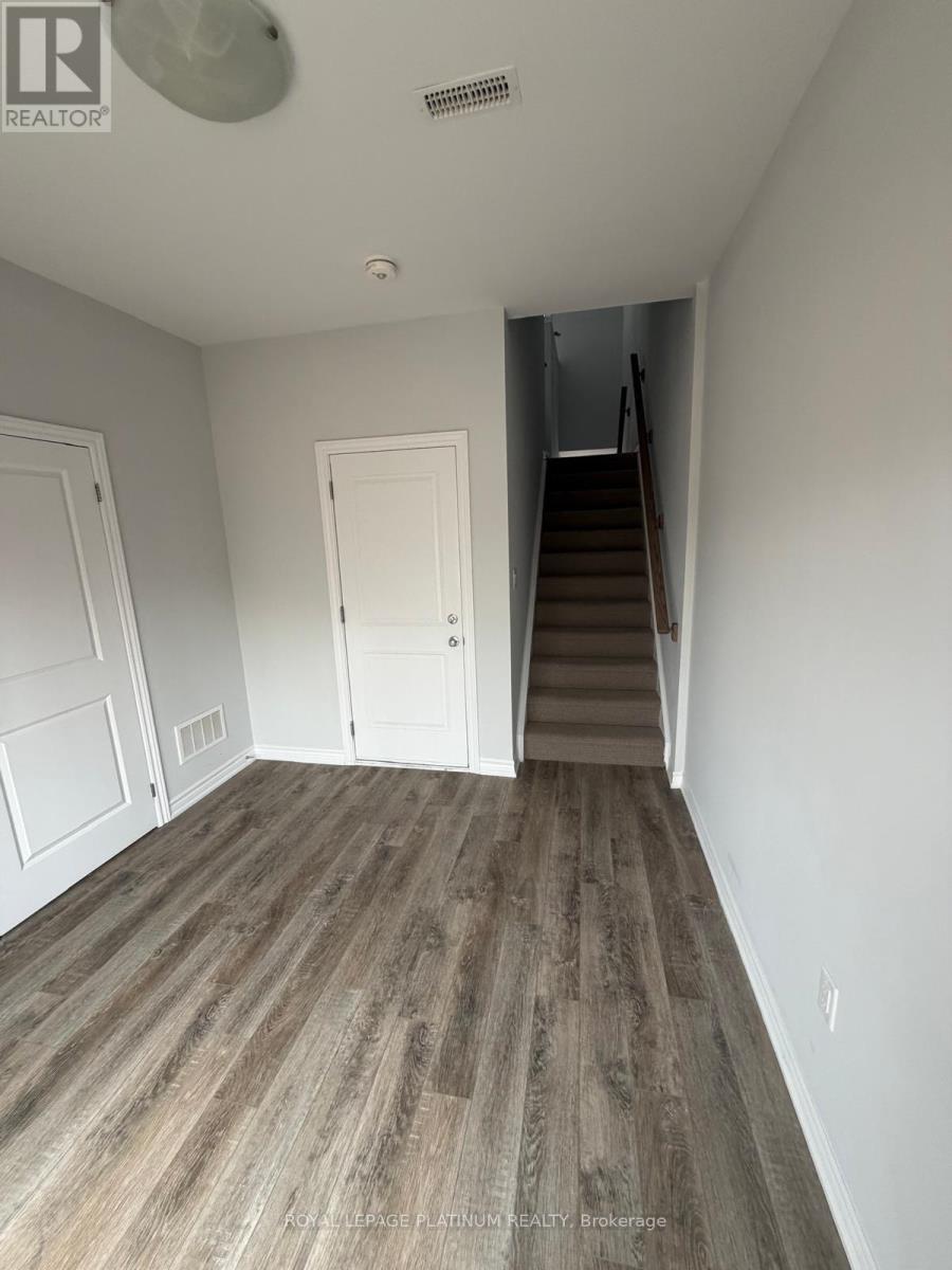 55 - 290 Equestrian Way, Cambridge, Ontario  N3H 4R6 - Photo 10 - X12944090