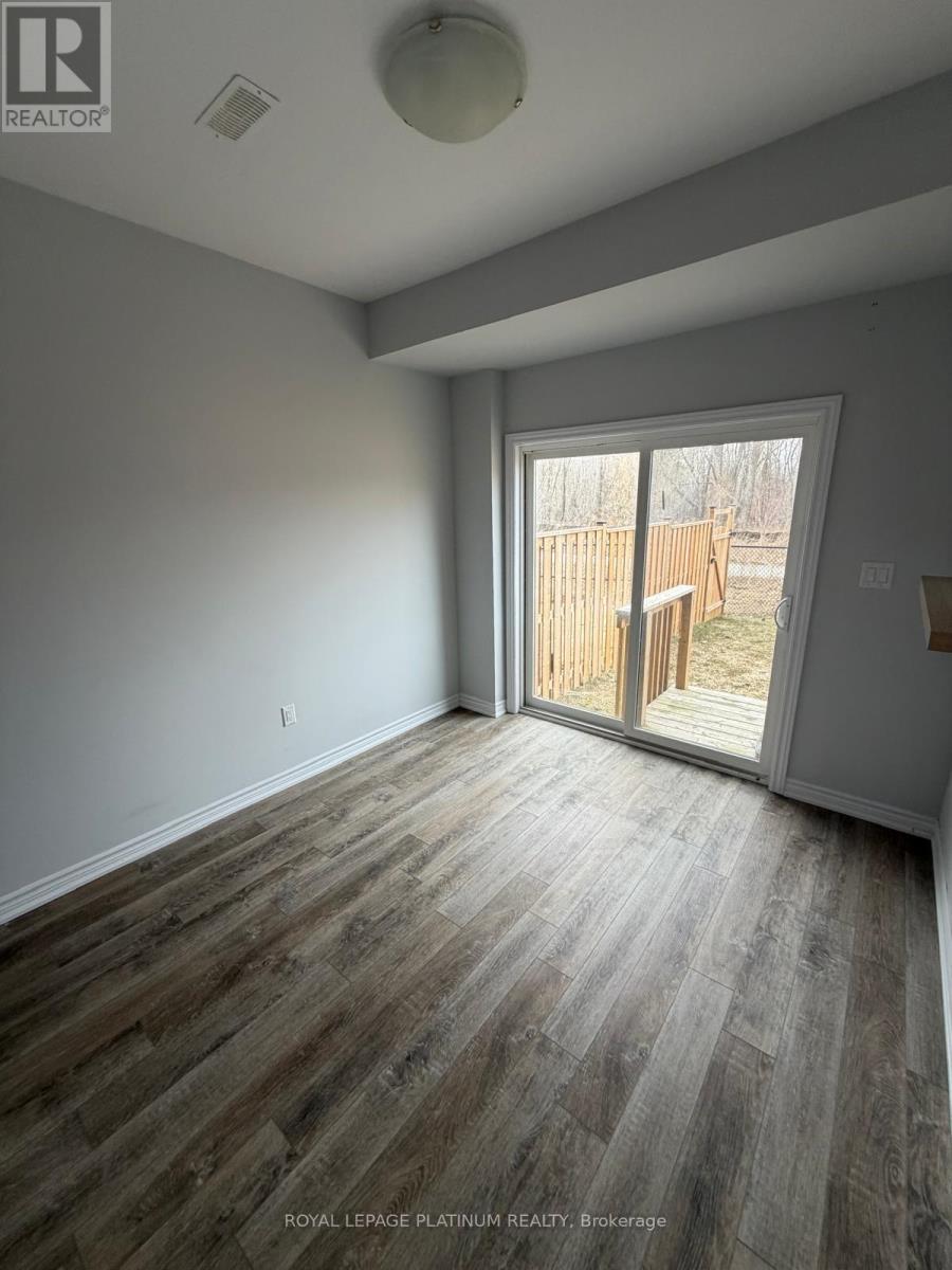 55 - 290 Equestrian Way, Cambridge, Ontario  N3H 4R6 - Photo 12 - X12944090