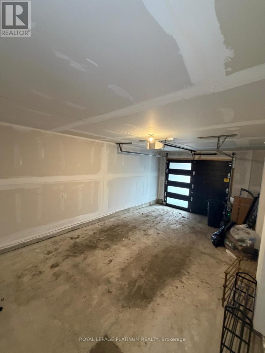 55 - 290 Equestrian Way, Cambridge, Ontario  N3H 4R6 - Photo 4 - X12944090