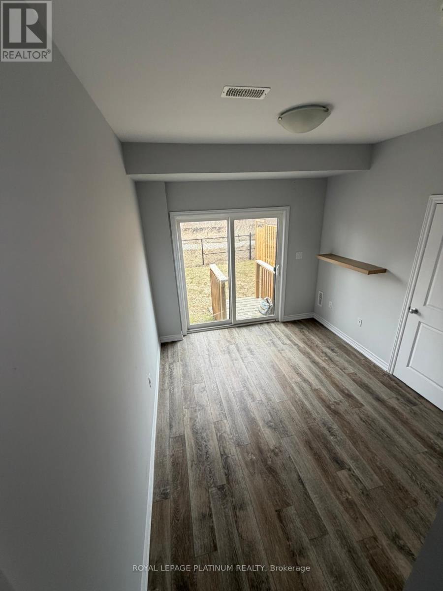 55 - 290 Equestrian Way, Cambridge, Ontario  N3H 4R6 - Photo 9 - X12944090