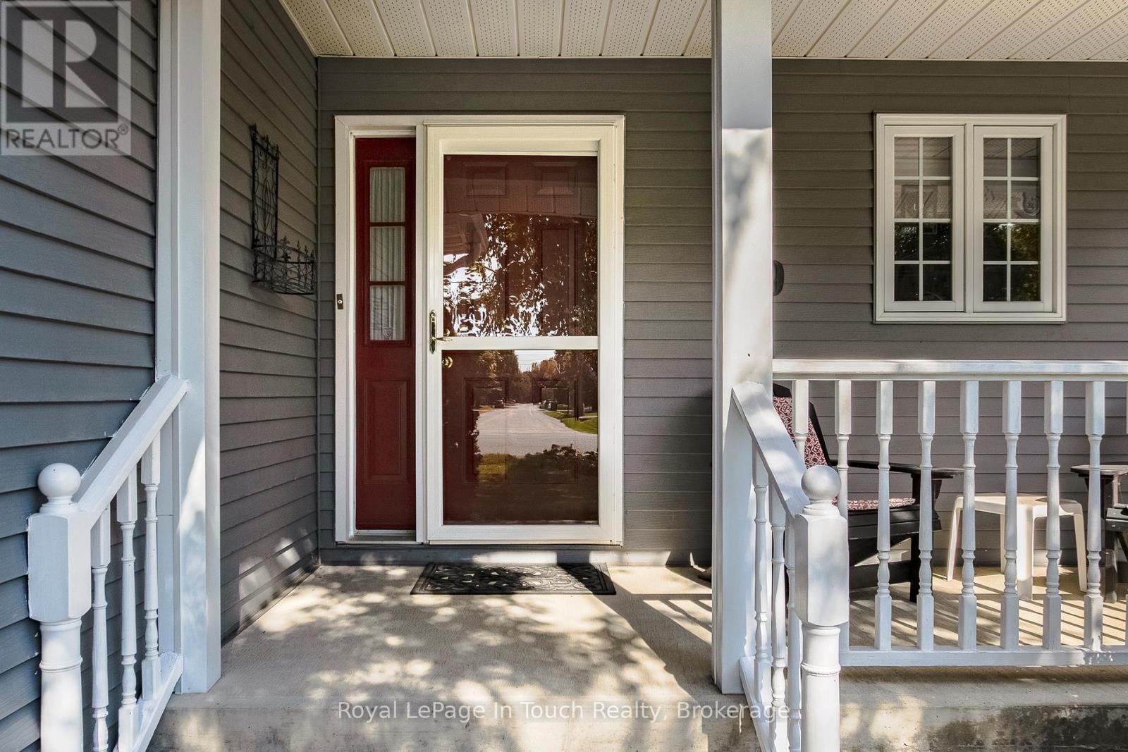 29 Mary Jane Road, Tiny, Ontario  L0L 2T0 - Photo 7 - S12944148