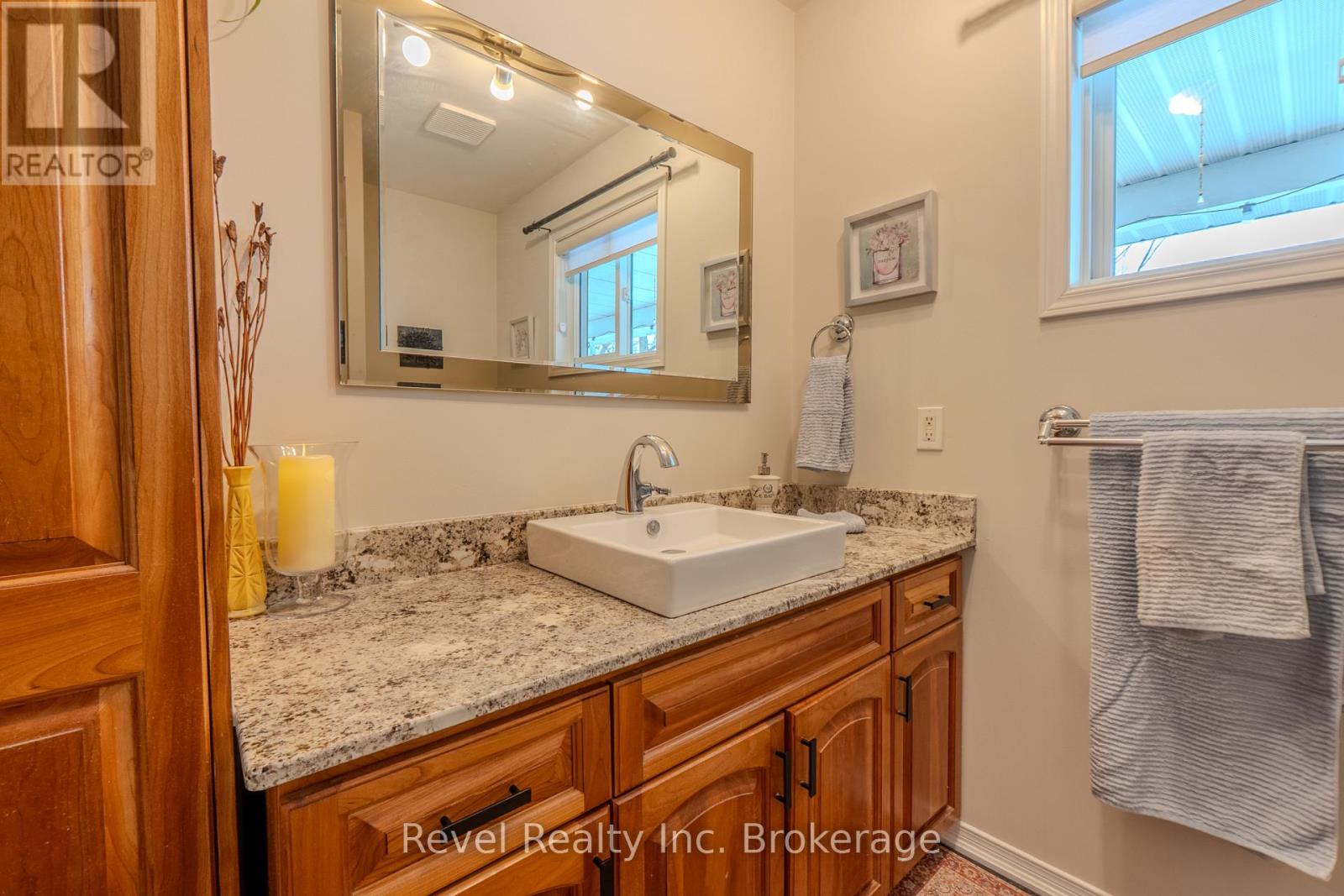 174 Golf Course Road, Callander, Ontario  P0H 1H0 - Photo 16 - X12944520