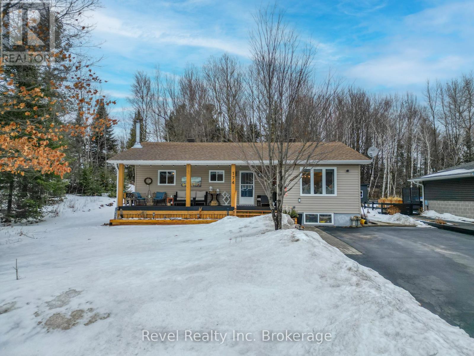174 Golf Course Road, Callander, Ontario  P0H 1H0 - Photo 2 - X12944520