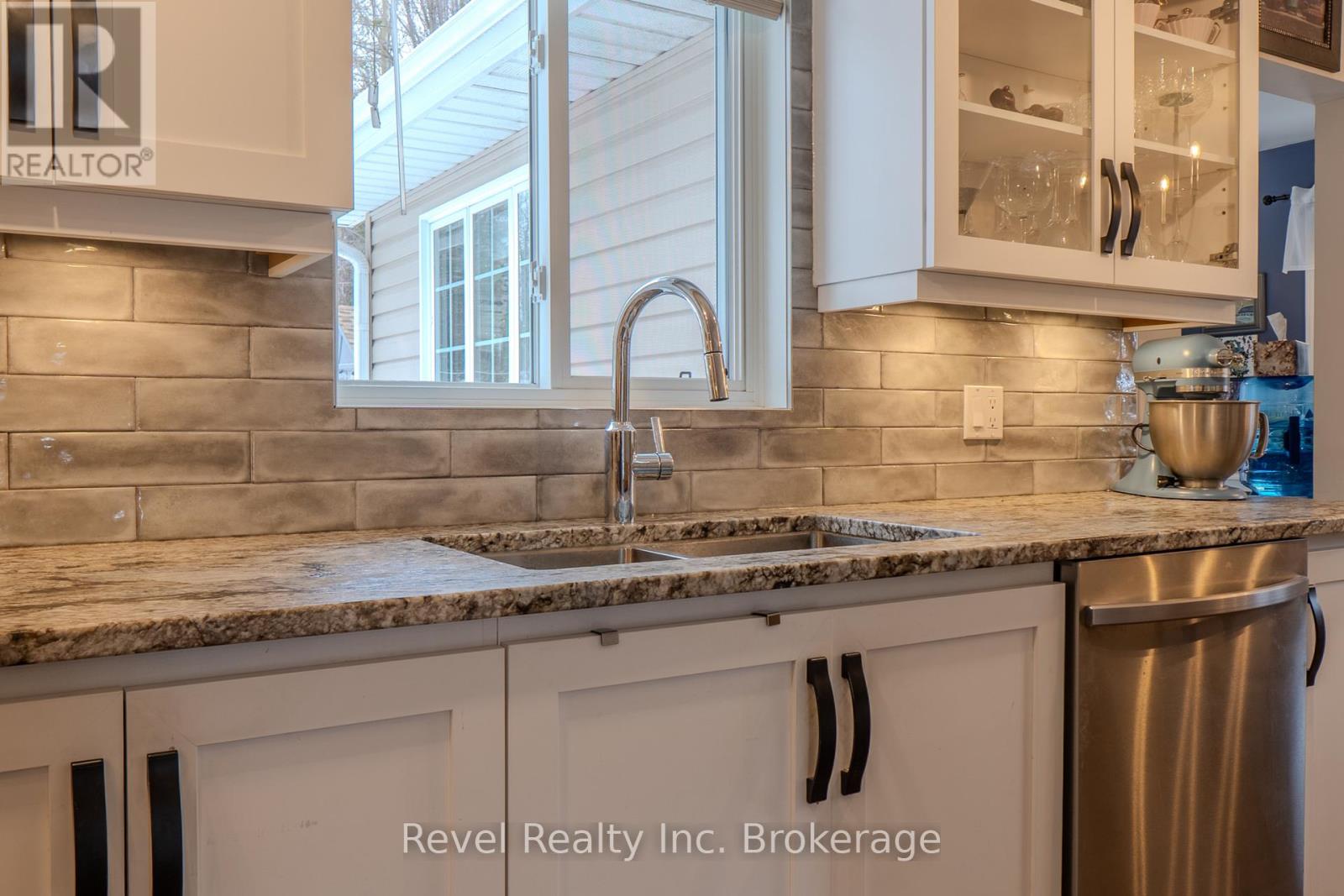 174 Golf Course Road, Callander, Ontario  P0H 1H0 - Photo 21 - X12944520