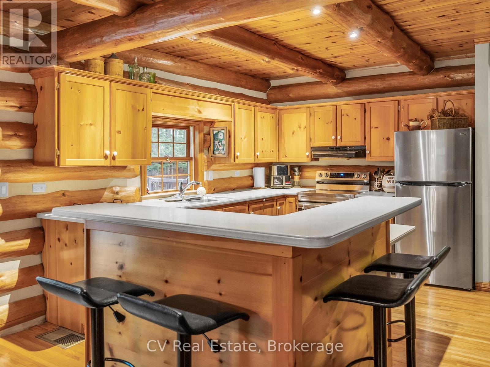 1040 Amelia Crescent, Gravenhurst (Morrison), Ontario  P0E 1G0 - Photo 21 - X12944152