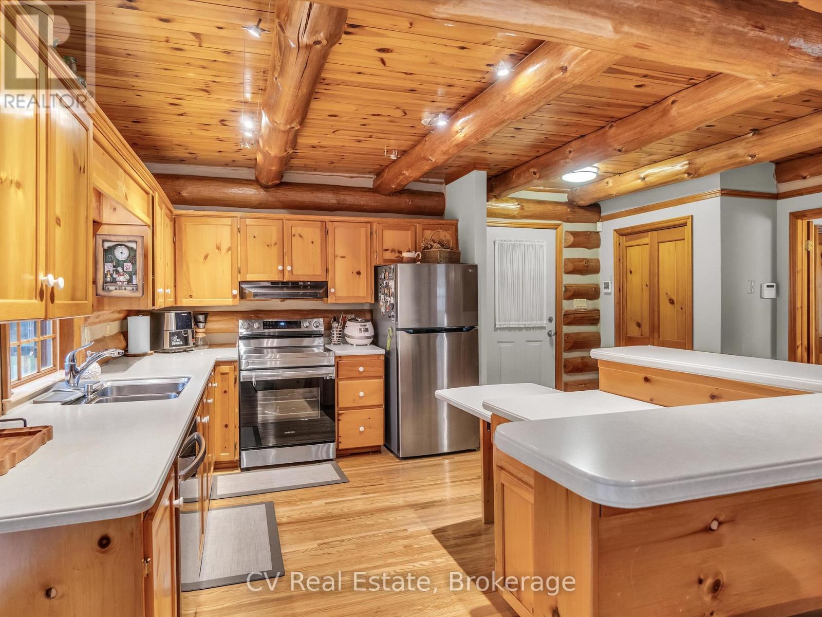 1040 Amelia Crescent, Gravenhurst (Morrison), Ontario  P0E 1G0 - Photo 27 - X12944152