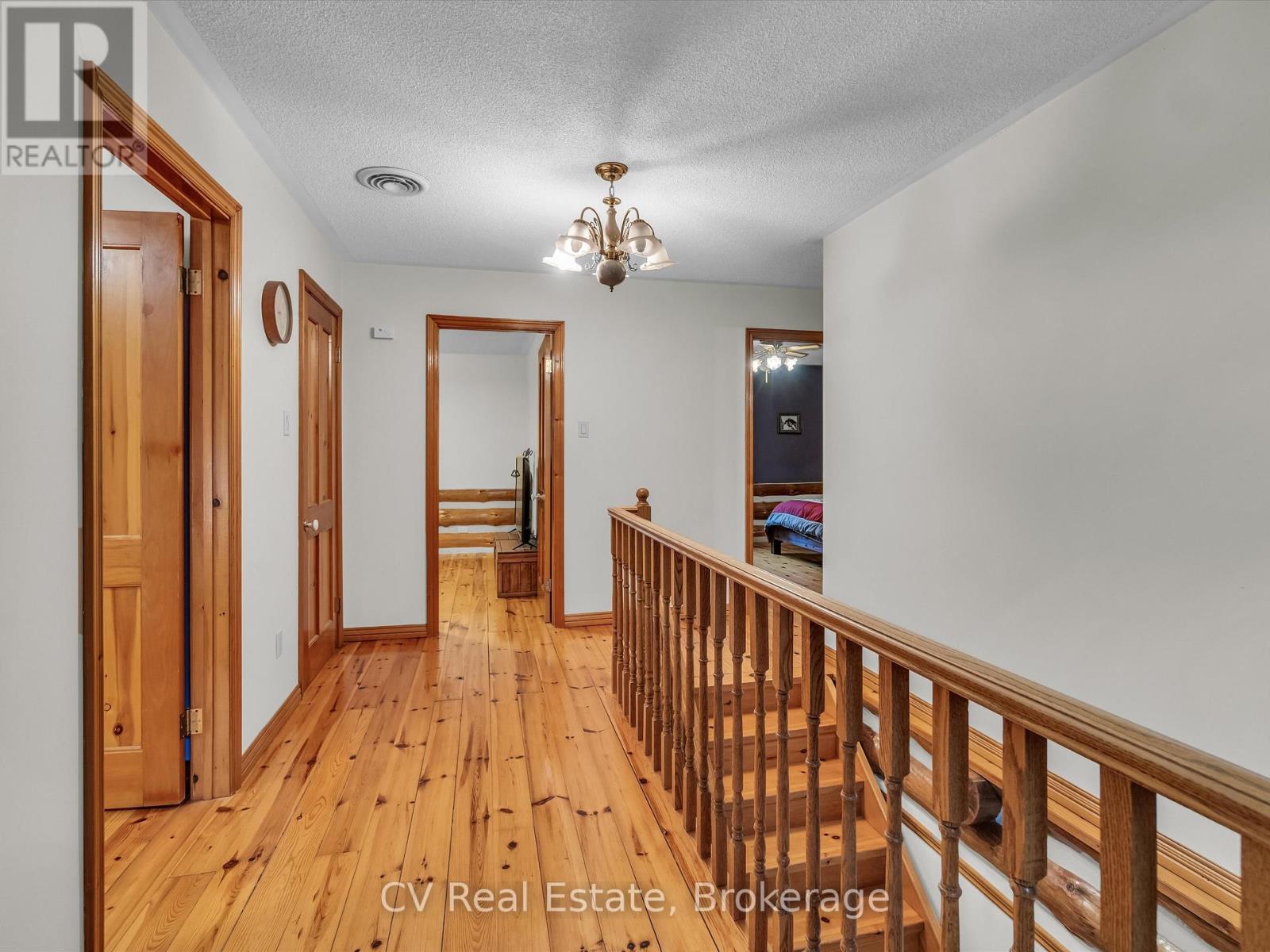 1040 Amelia Crescent, Gravenhurst (Morrison), Ontario  P0E 1G0 - Photo 35 - X12944152