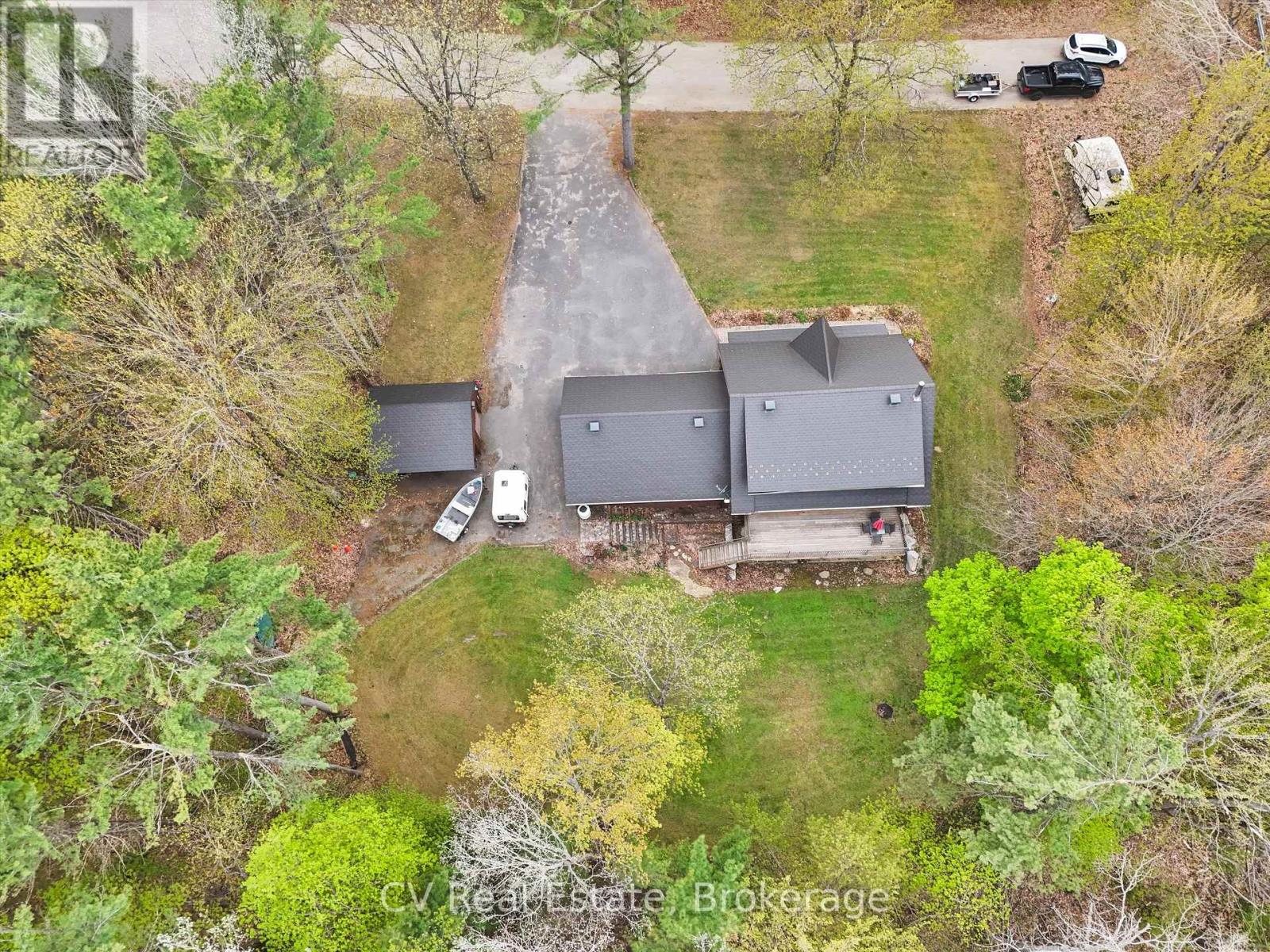 1040 Amelia Crescent, Gravenhurst (Morrison), Ontario  P0E 1G0 - Photo 44 - X12944152