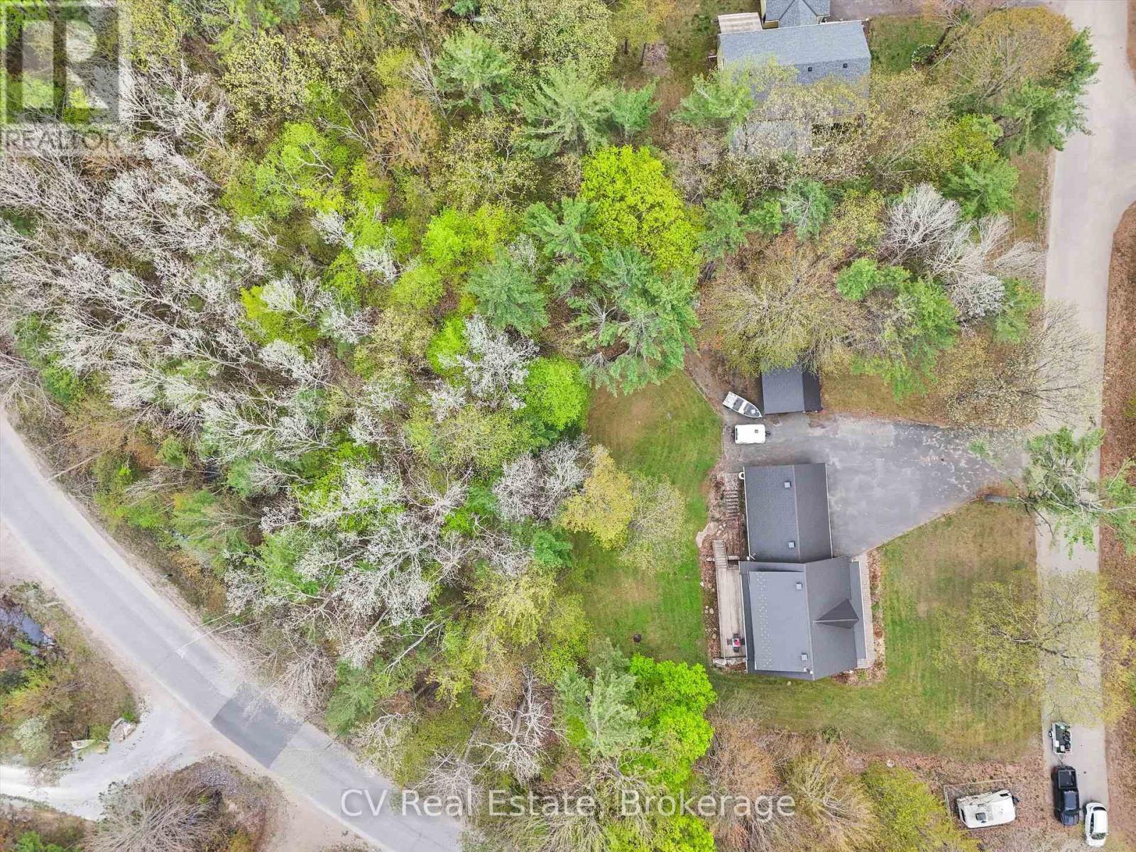 1040 Amelia Crescent, Gravenhurst (Morrison), Ontario  P0E 1G0 - Photo 47 - X12944152