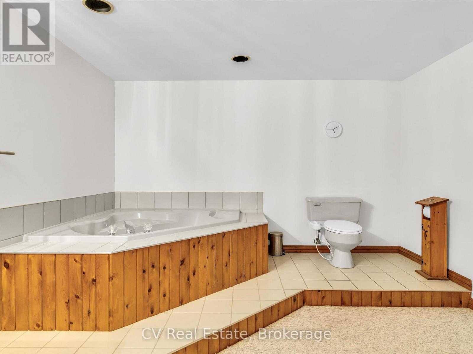 1040 Amelia Crescent, Gravenhurst (Morrison), Ontario  P0E 1G0 - Photo 48 - X12944152