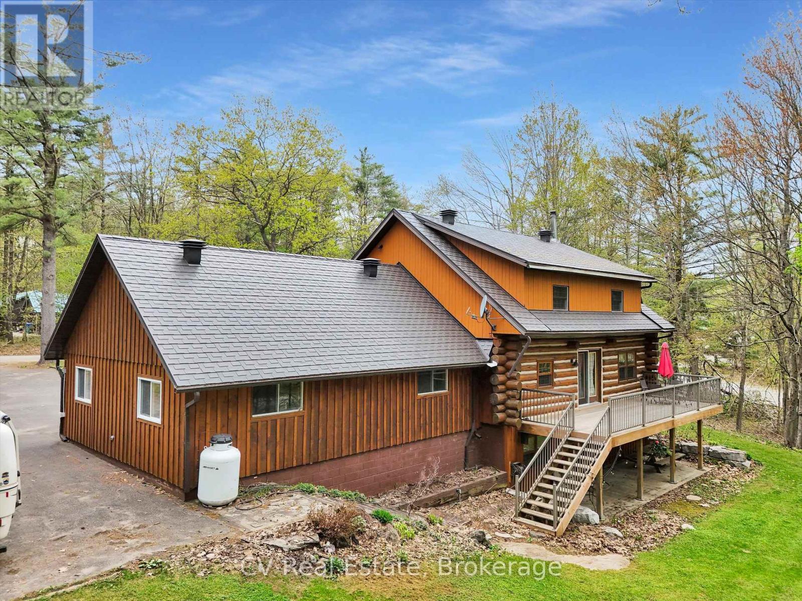 1040 Amelia Crescent, Gravenhurst (Morrison), Ontario  P0E 1G0 - Photo 6 - X12944152