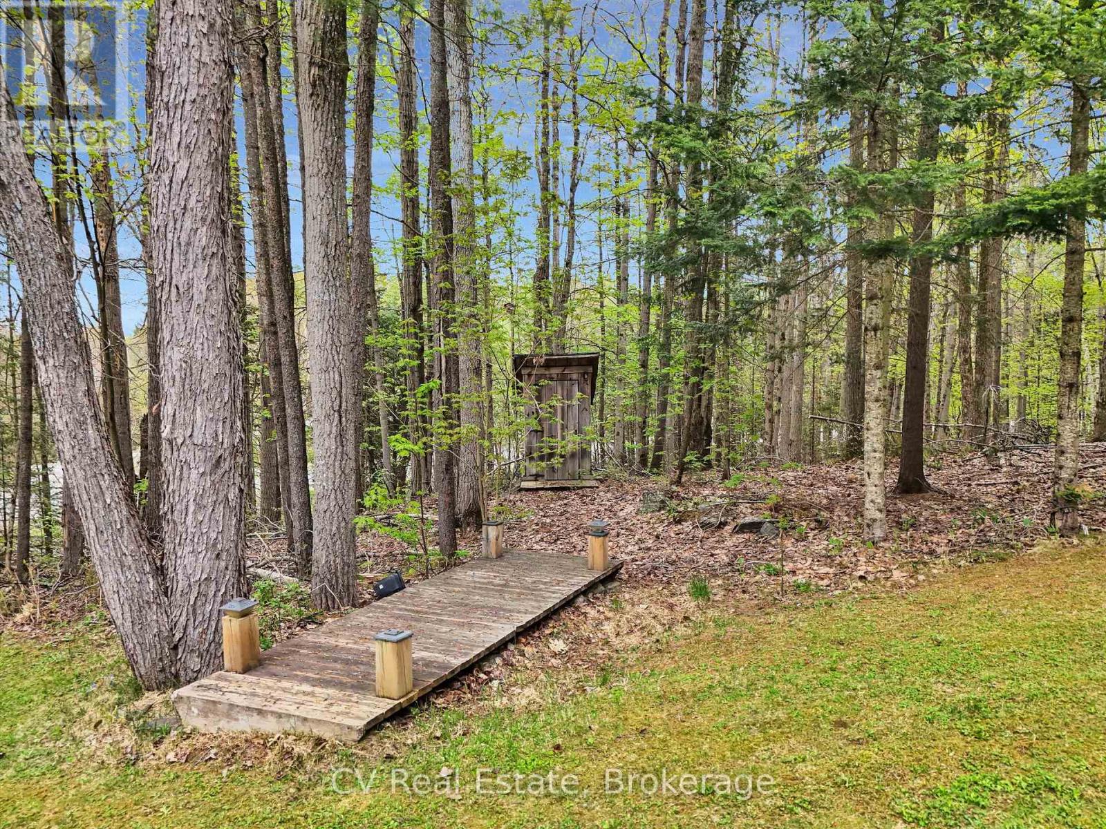 1040 Amelia Crescent, Gravenhurst (Morrison), Ontario  P0E 1G0 - Photo 9 - X12944152