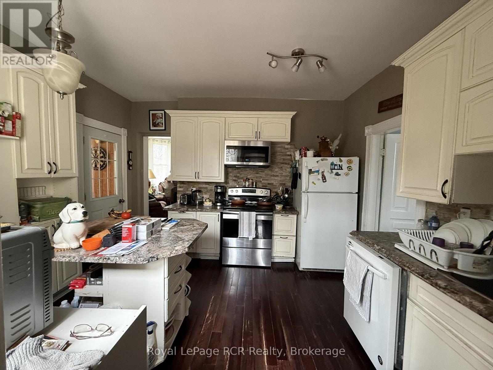 631 9th Avenue, Hanover, Ontario  N4N 2M7 - Photo 10 - X12944298